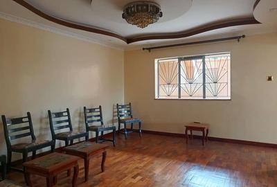 8 Bed House with En Suite in Runda