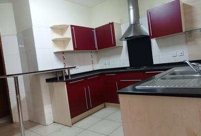 3 Bed Apartment with En Suite in Rhapta Road