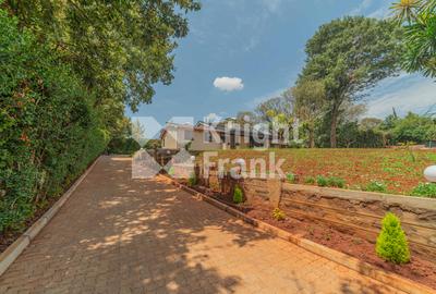 4 Bed House with En Suite at Loresho Crescent