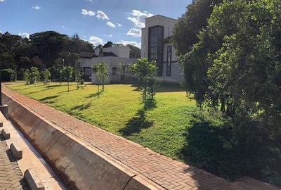 5 Bed House with En Suite at Oloolua Ridge - 3