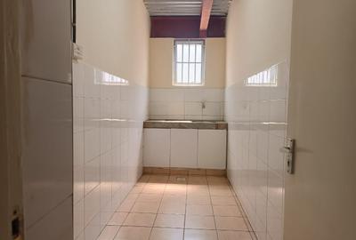 7,500 ft² Warehouse with Service Charge Included in Ruaraka