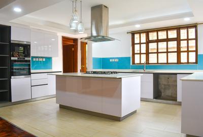 4 Bed Villa with En Suite in Runda - 3