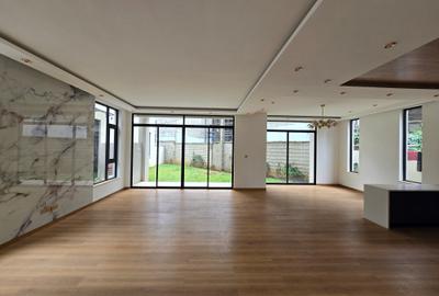 5 Bed Townhouse with En Suite in Lavington - 4