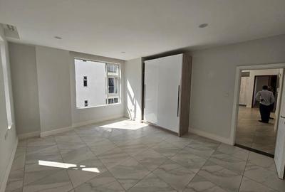 1 Bed Apartment with En Suite at Rhapta Rd