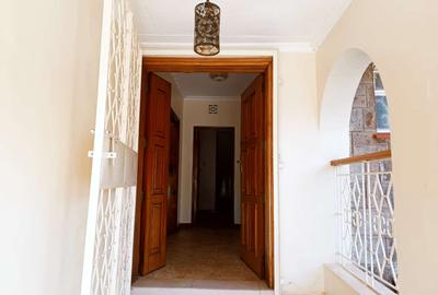 5 Bed House with En Suite in Loresho