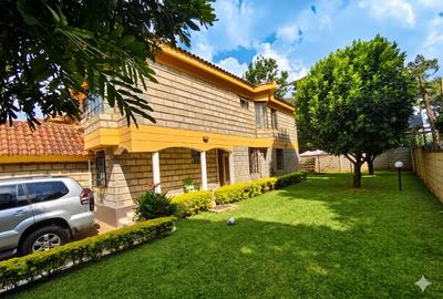4 Bed Townhouse with En Suite in Lavington - 2