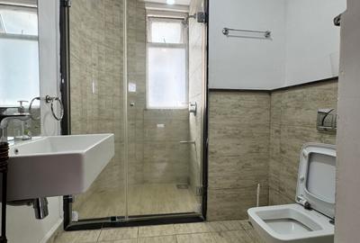 Serviced 2 Bed Apartment with En Suite in Kilimani - 4