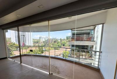 3 Bed Apartment with En Suite in Riverside - 2