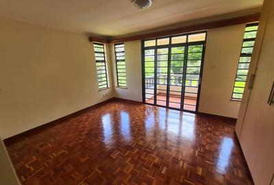 4 Bed Townhouse with En Suite in Nyari