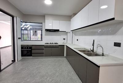 4 Bed Apartment with En Suite in Kileleshwa