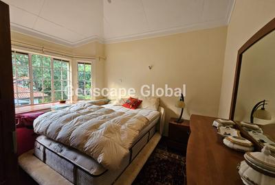 5 Bed Villa with En Suite in Rosslyn - 3