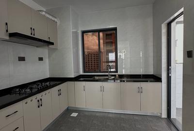 2 Bed Apartment with En Suite at Kindaruma Road - 3