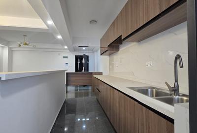 3 Bed Apartment with En Suite in Riverside