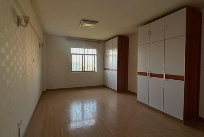 3 Bed Apartment with Swimming Pool in Kilimani - 4