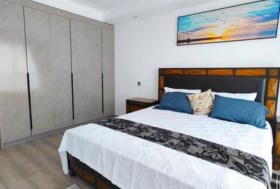 2 Bed Apartment with Swimming Pool in Riverside