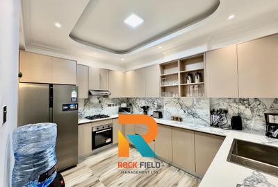 Serviced 2 Bed Apartment with En Suite in Brookside - 3