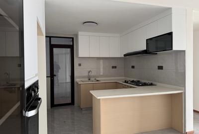 Serviced 3 Bed Apartment with En Suite in Riverside - 2