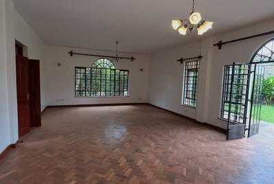 5 Bed Townhouse with En Suite in Kitisuru - 2