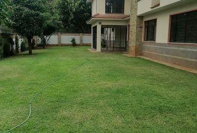 5 Bed Townhouse with Garden in Lavington