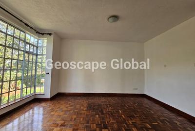 4 Bed House with En Suite in Nyari - 4