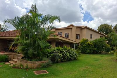 5 Bed House with En Suite in Runda - 2