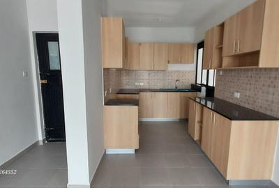 3 Bed Apartment with En Suite at Magadi Road - 4