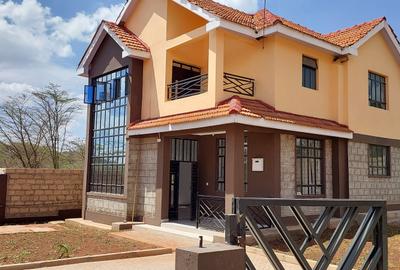 4 Bed Townhouse with En Suite at Rimpa - 3