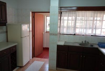 Furnished 2 Bed Apartment with Swimming Pool in Valley Arcade