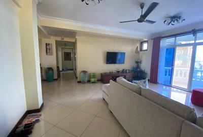3 Bed Apartment with Lift at Oceanic Road