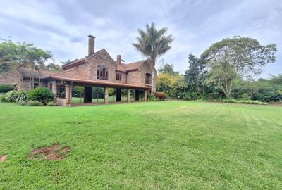 5 Bed Villa with En Suite at Pepo Lane. - 2