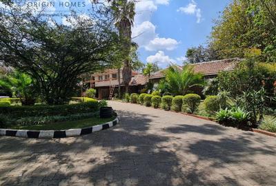 4 Bed House with En Suite at Lavington