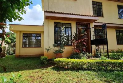 3 Bed House with En Suite in Lavington