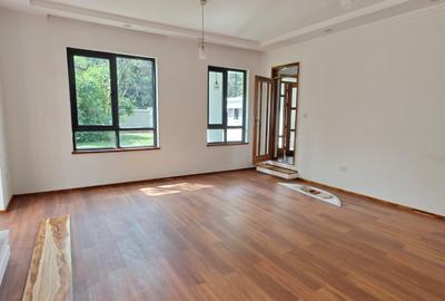 9 Bed Villa with En Suite in Karen - 4