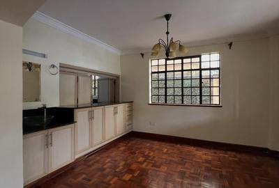 5 Bed Townhouse with En Suite in Kileleshwa - 3