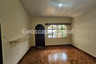 5 Bed Townhouse with En Suite in Riverside - 2