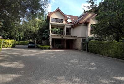 4 Bed Townhouse with En Suite in Lavington - 2