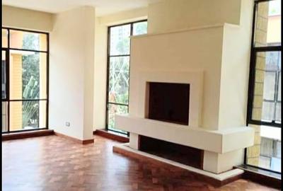 5 Bed Townhouse with En Suite in Lavington