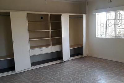 5 Bed Townhouse with En Suite in Kahawa Sukari