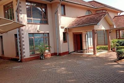 4 Bed House with En Suite at Runda