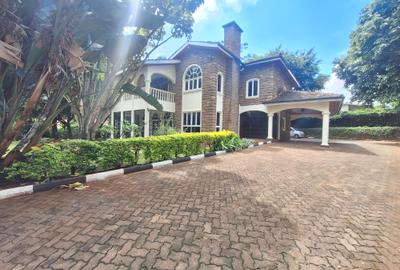 5 Bed House with En Suite at Hill View - 2