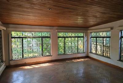 3 Bed House with En Suite in Spring Valley - 2