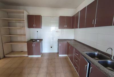 3 Bed Apartment with En Suite in Kilimani