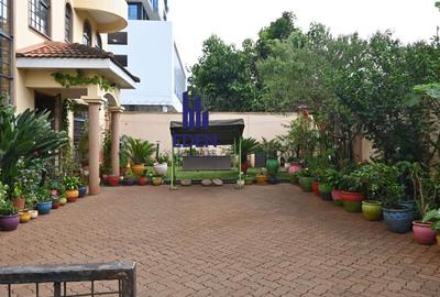 5 Bed Townhouse with En Suite in General Mathenge