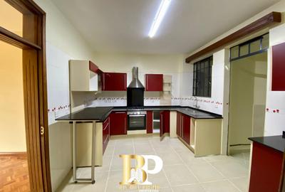 4 Bed Apartment with En Suite in Westlands Area