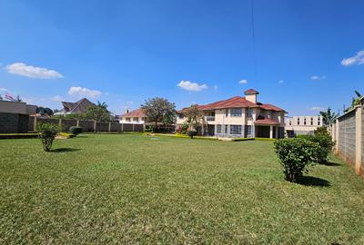 5 Bed Villa with En Suite in Runda