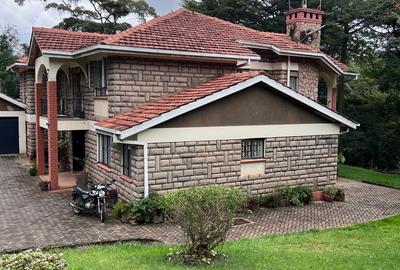 5 Bed House with En Suite in Lavington