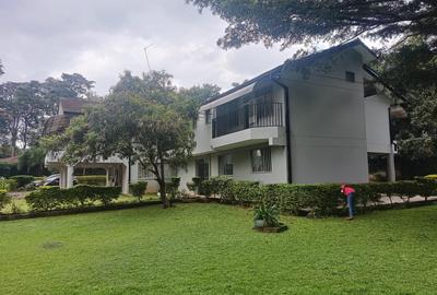 5 Bed House with En Suite at Nyari - 2