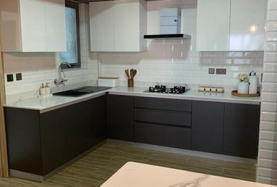 3 Bed Apartment with En Suite at Sgr Terminus - 3