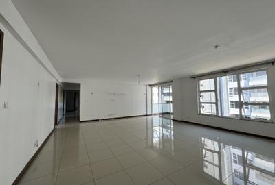 4 Bed Apartment with En Suite in General Mathenge