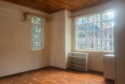 4 Bed House with En Suite in Spring Valley